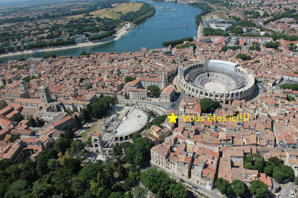 Le Nid Des Arenes Apartment Arles Ruang foto