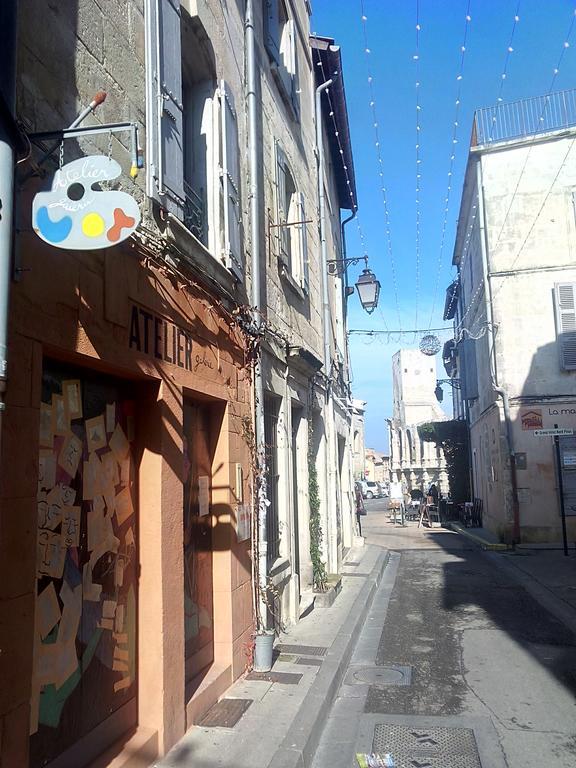 Le Nid Des Arenes Apartment Arles Ruang foto