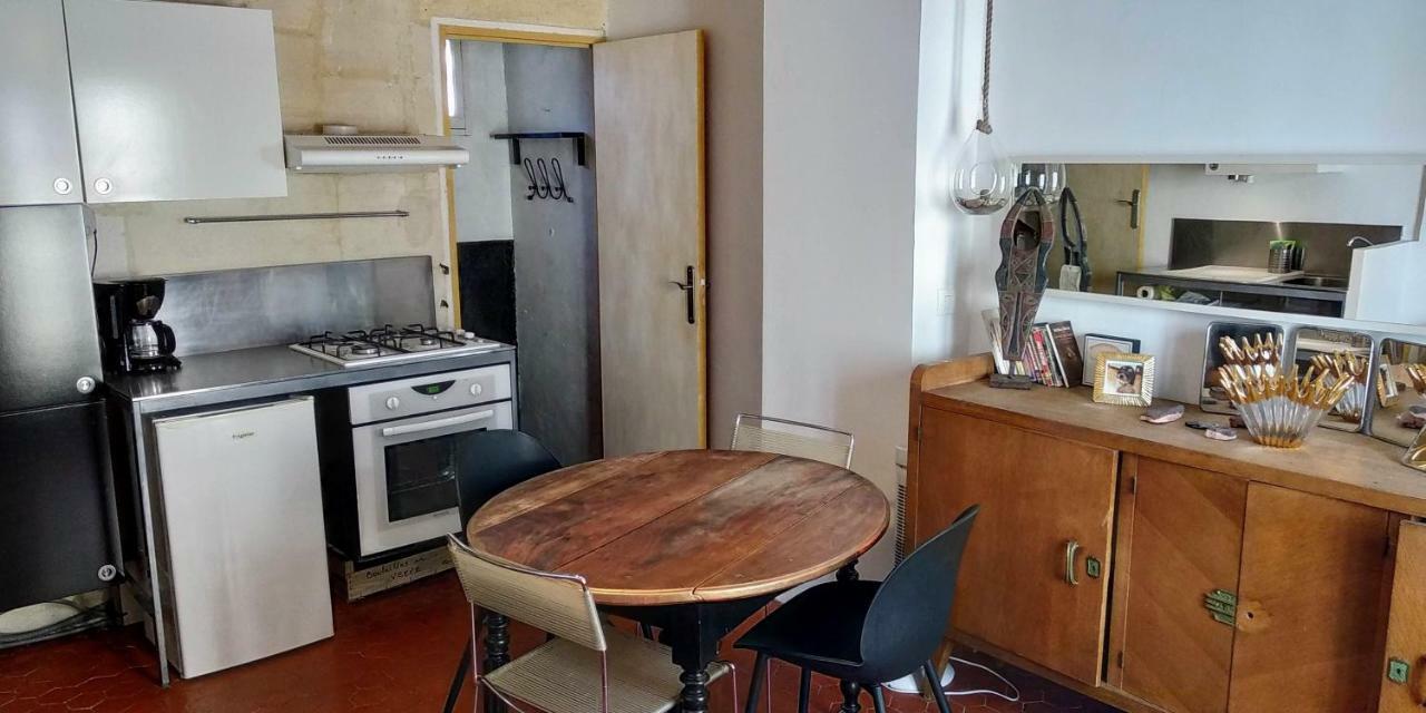 Le Nid Des Arenes Apartment Arles Bagian luar foto