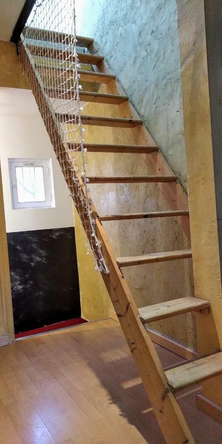 Le Nid Des Arenes Apartment Arles Bagian luar foto