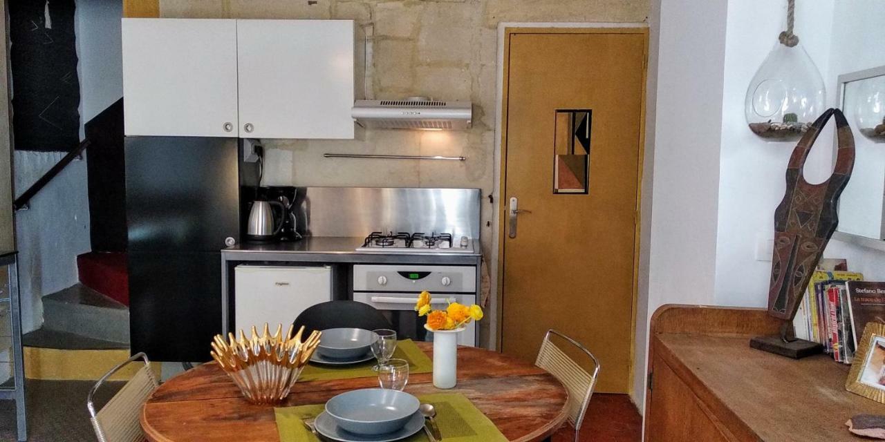 Le Nid Des Arenes Apartment Arles Bagian luar foto